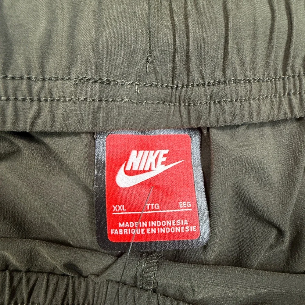 Nike Mens Size XXL Woven Tapered Leg Pants Sequoia Green HM8241-355 New